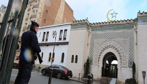 Francia expulsa a dos marroquíes por “radicales”